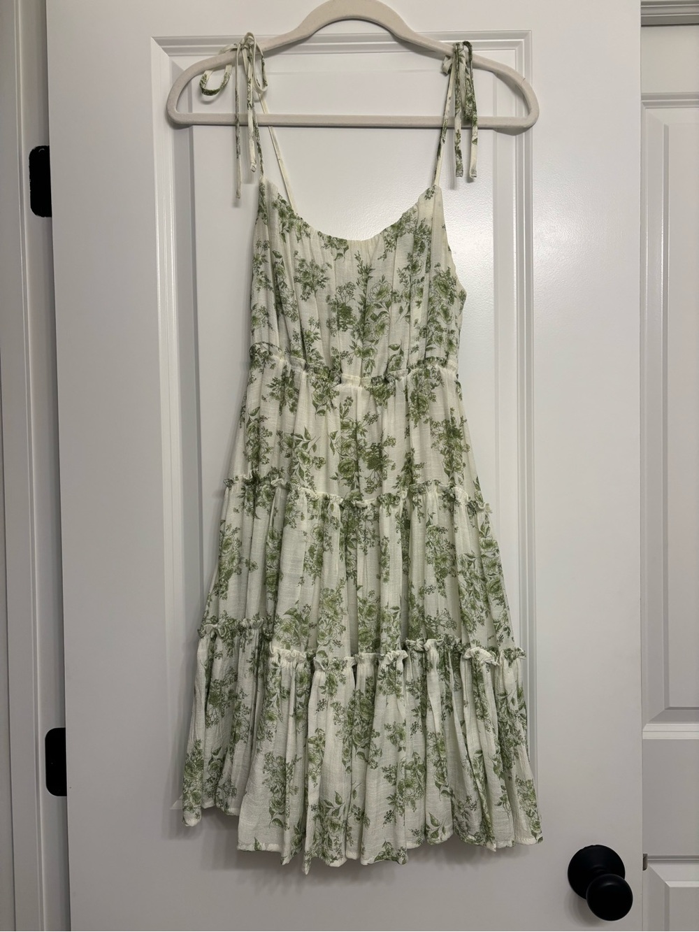 Blu Pepper Green Floral Tie-Shoulder Tiered Midi Dress